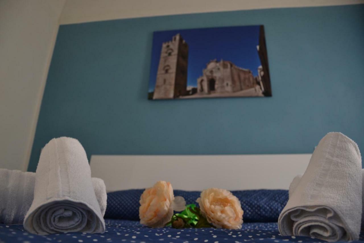 B&B Stella Maris Trapani Centro Eksteriør billede